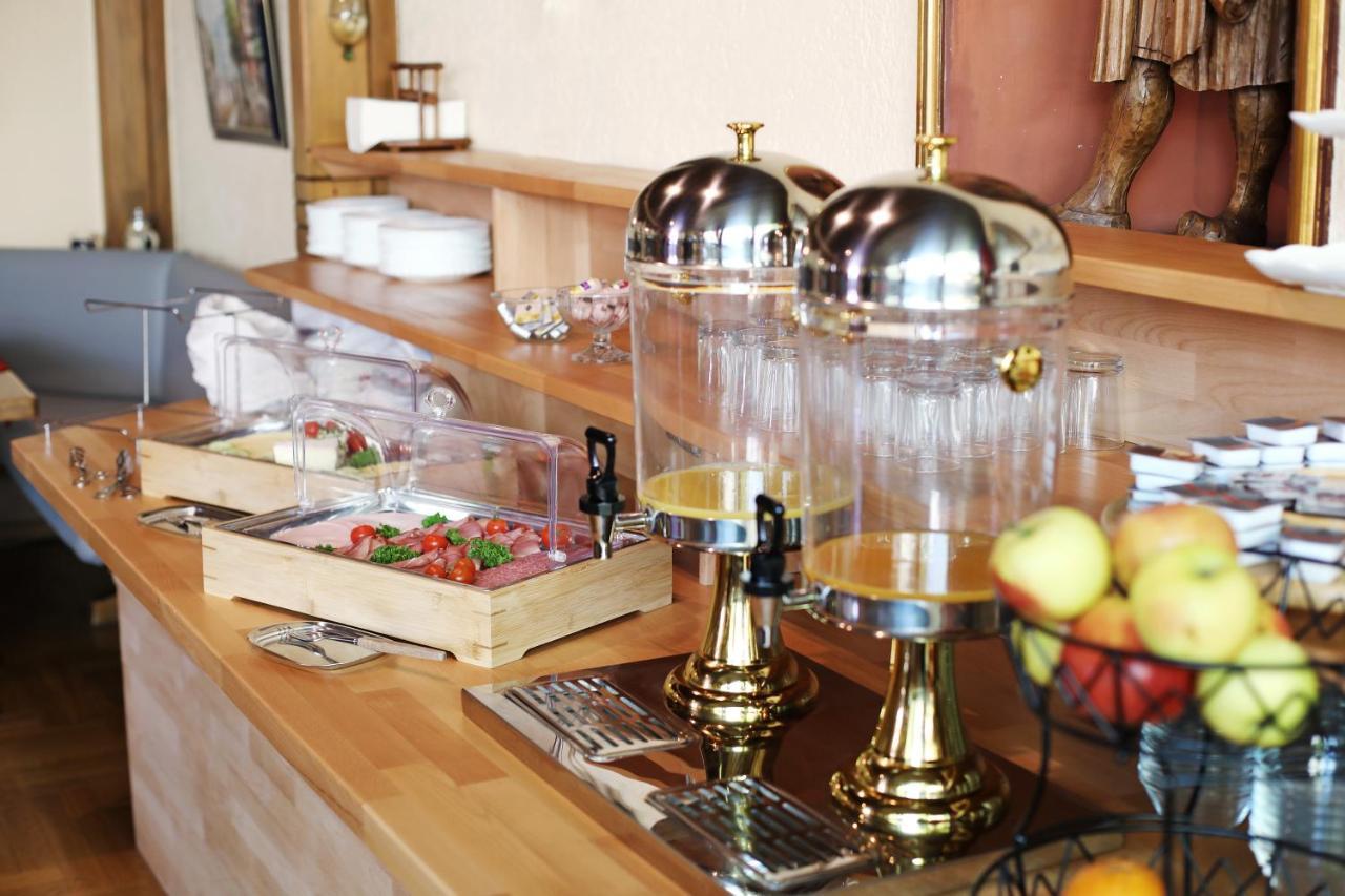 Adler Stube Hotell Münstertal Exteriör bild