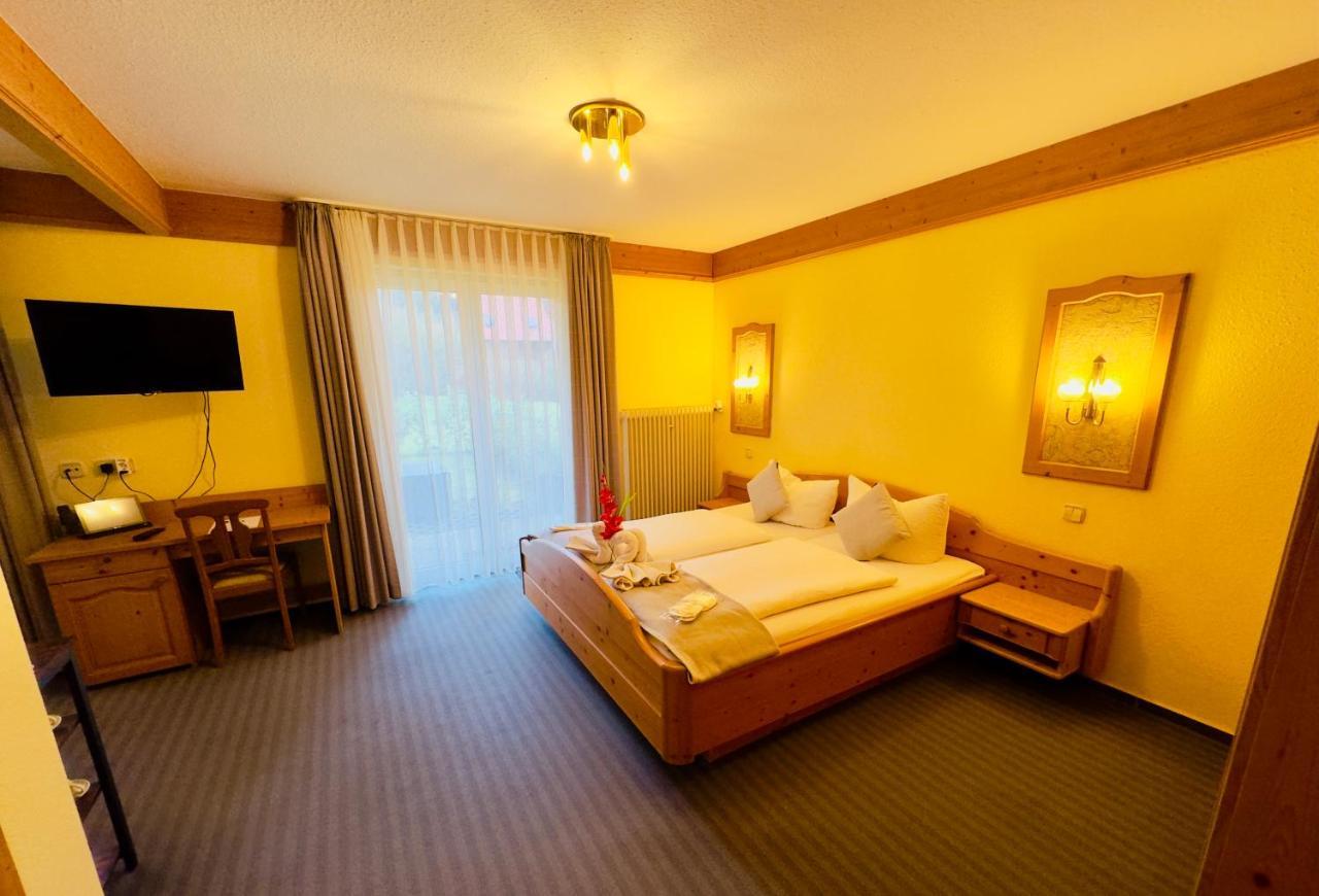 Adler Stube Hotell Münstertal Exteriör bild