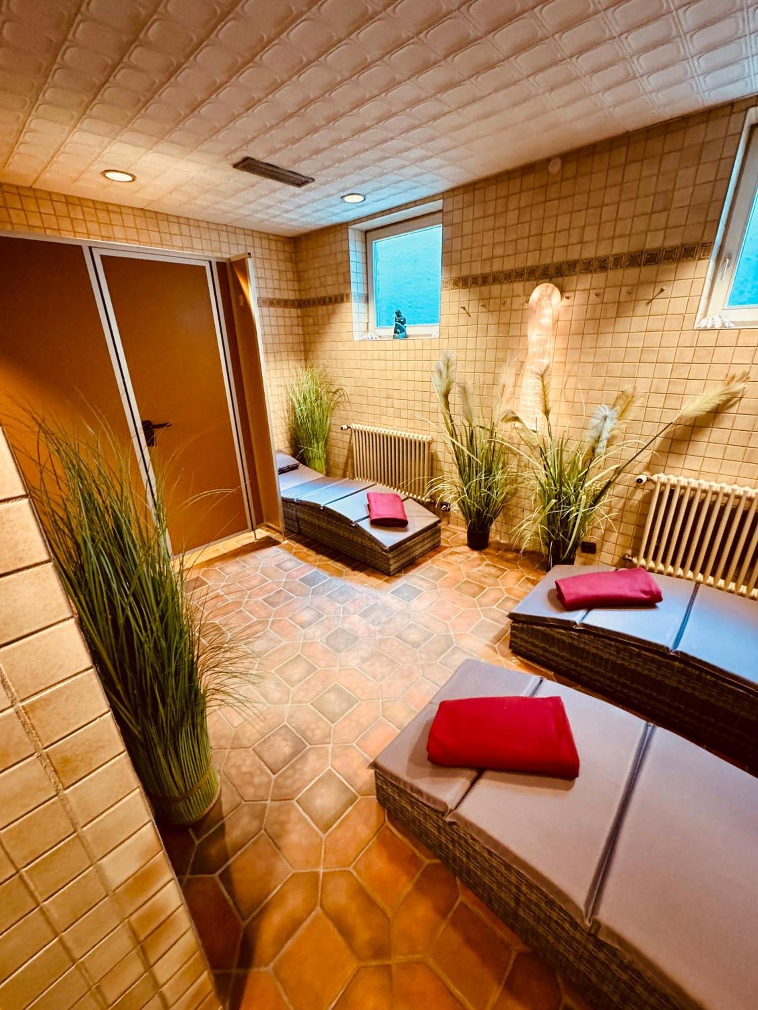 Adler Stube Hotell Münstertal Exteriör bild