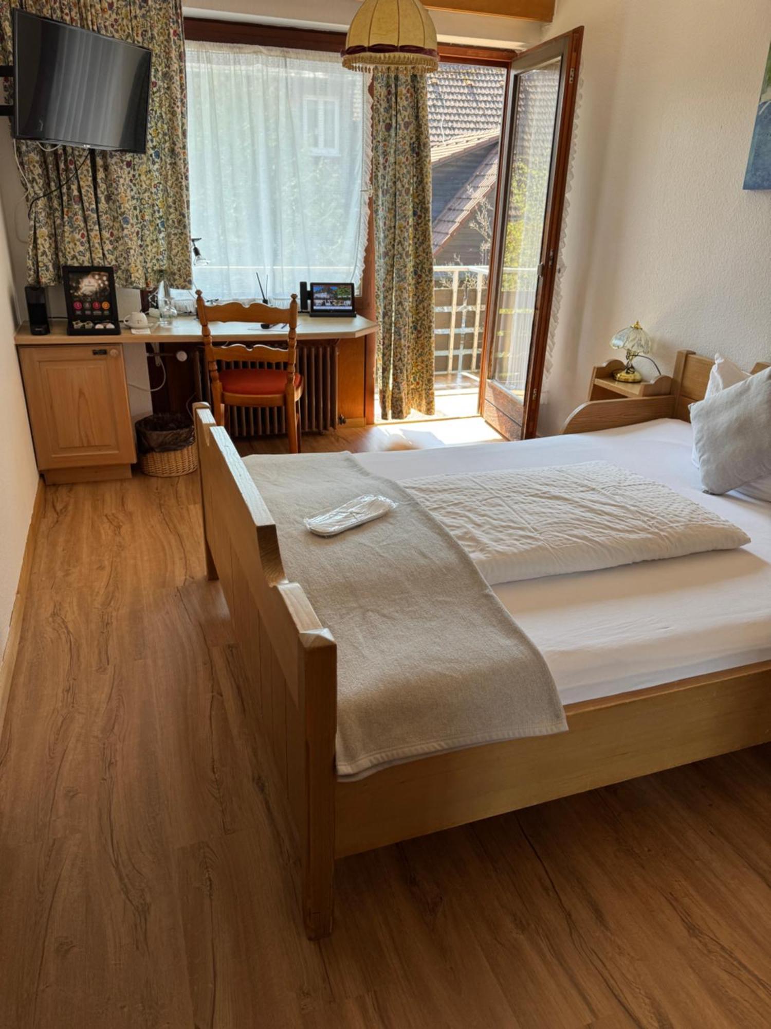 Adler Stube Hotell Münstertal Exteriör bild